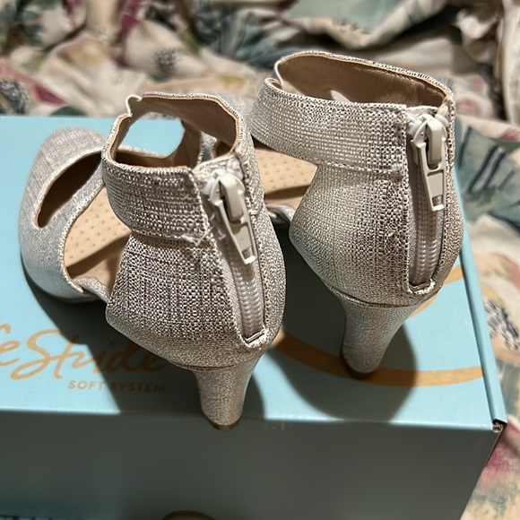 Life Stride Giovanna 2 heels, size 5.5 M - Picture 4 of 7